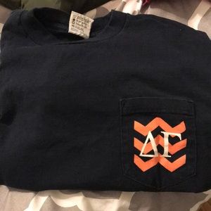 Long sleeve pocket t-shirt w/ Delta Gamma letters